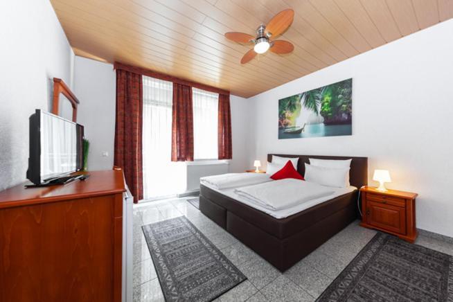Hotel Avalon Landstuhl Bagian luar foto